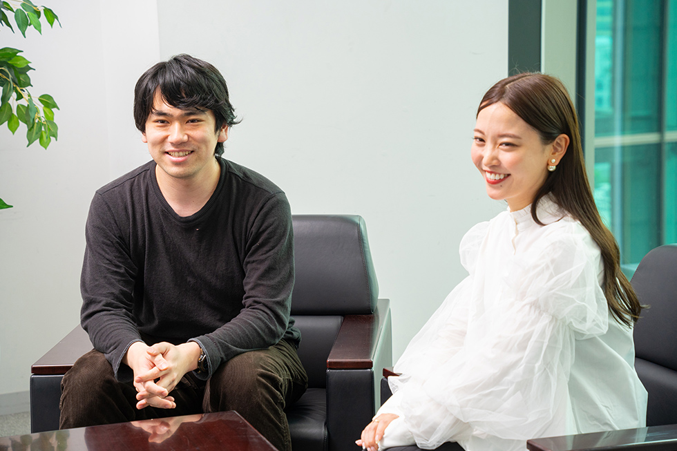 インタビューの様子
