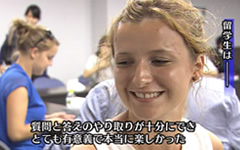 感想を話す留学生