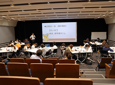 新本社プレゼンルームでのワークショップは技術局の水野さんと西山さん、情報システム局の川根さんによる演出が満載！